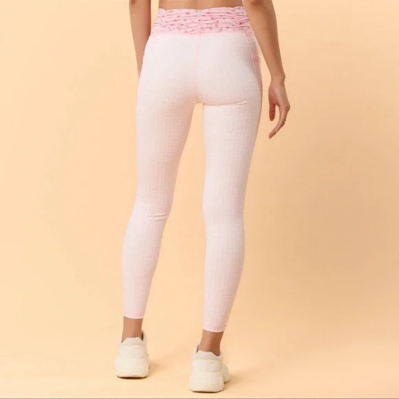 Blogilates Women’s Ruched Waist Leggings - Pink Gingham Size Medium NWT - Picture 2 of 10